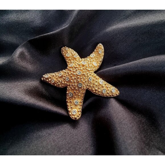 Vintage SWAROVSKI Signed Starfish Gold Tone and Crystals Brooch Pin - Picture 2 of 5